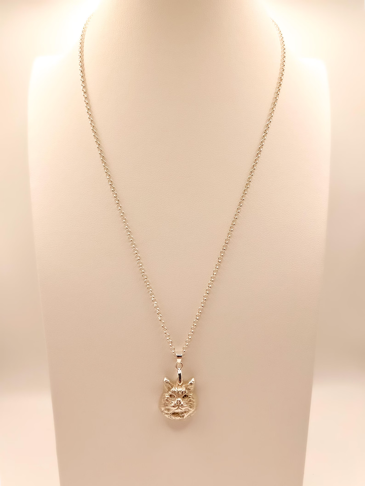 Cat charm necklace